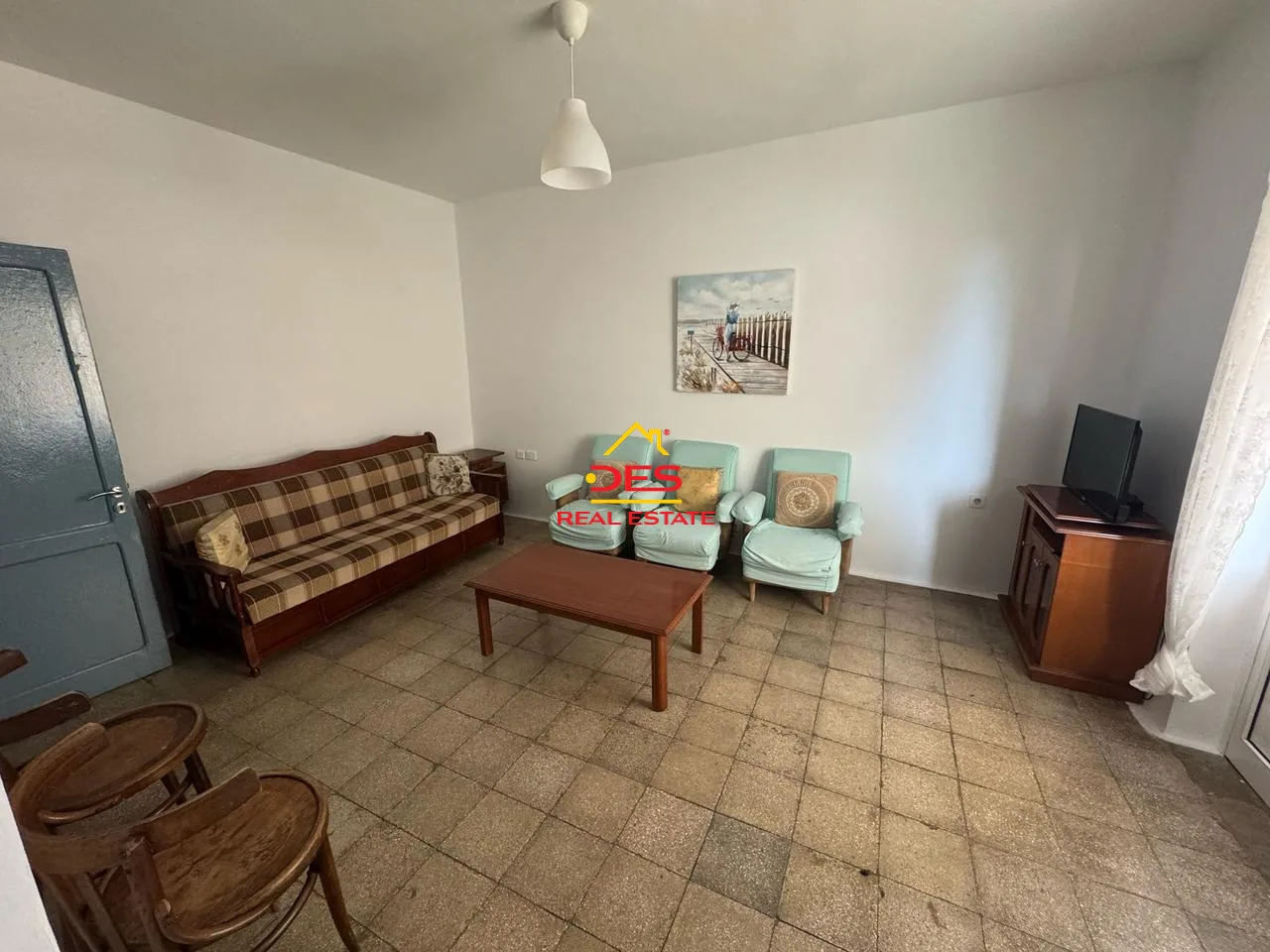 Shitet apartament 1+1 + shtese ne qender te sarandes