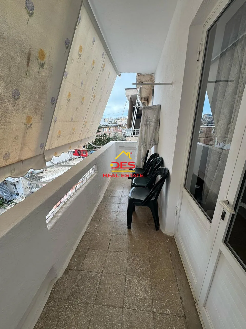 Shitet apartament 1+1 + shtese ne qender te sarandes