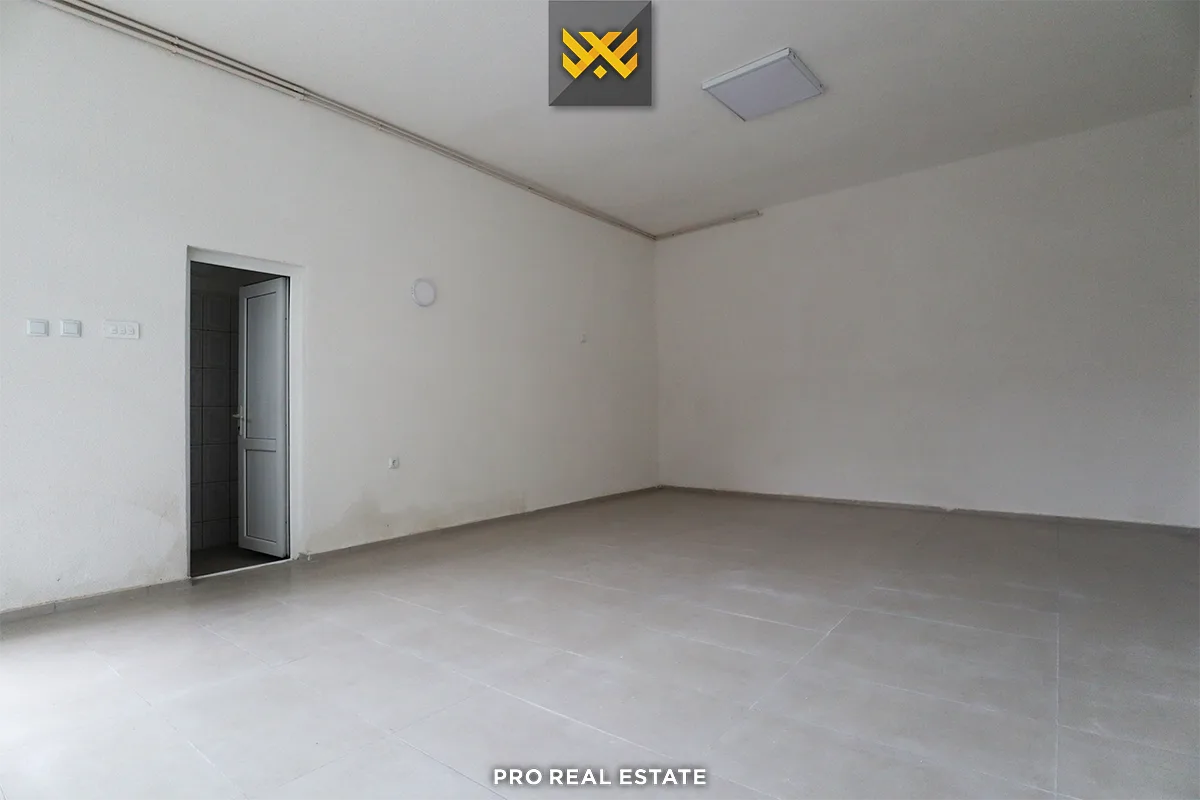 Lokal 32m² me #QIRA në Vellushë