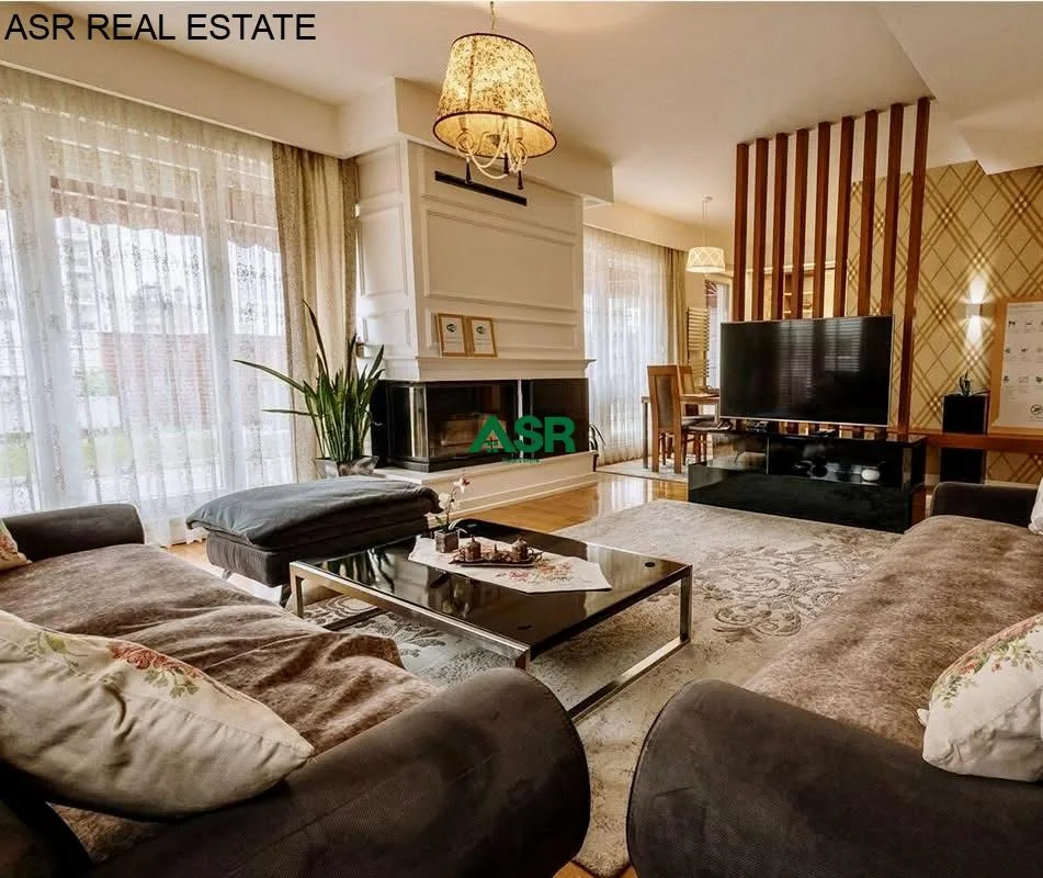 Ofrohet per SHITJE penthouse ne lagjen Tophane