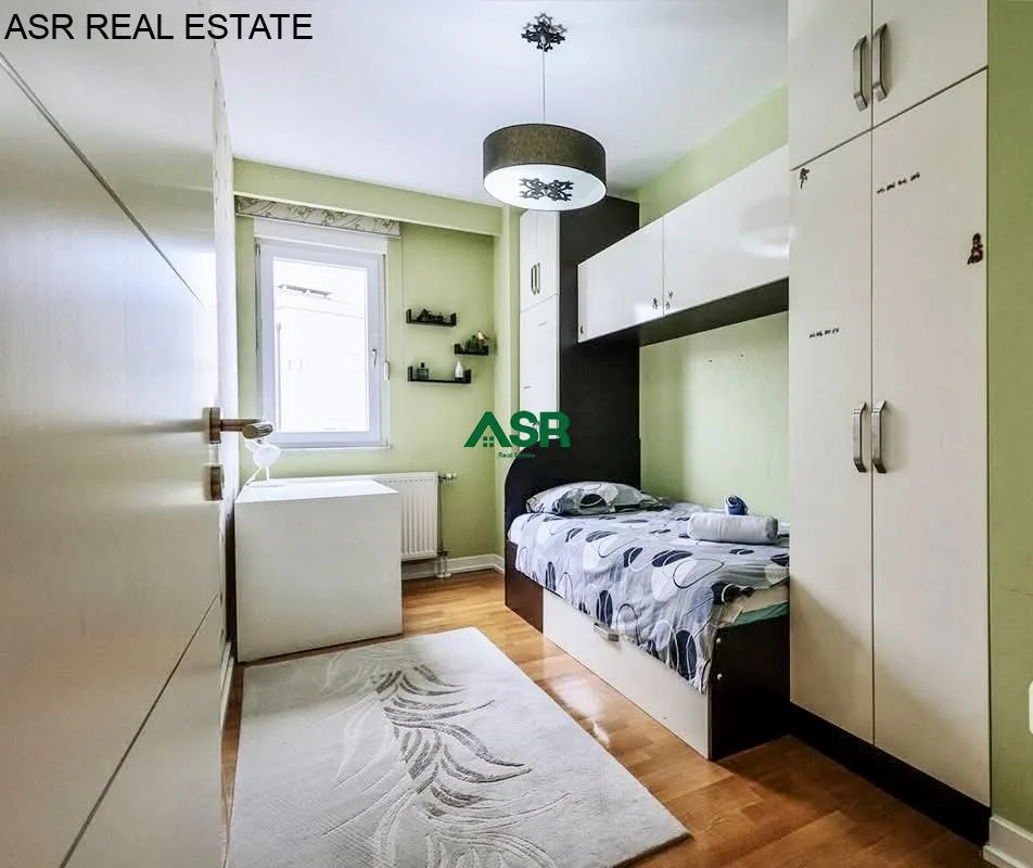 Ofrohet per SHITJE penthouse ne lagjen Tophane