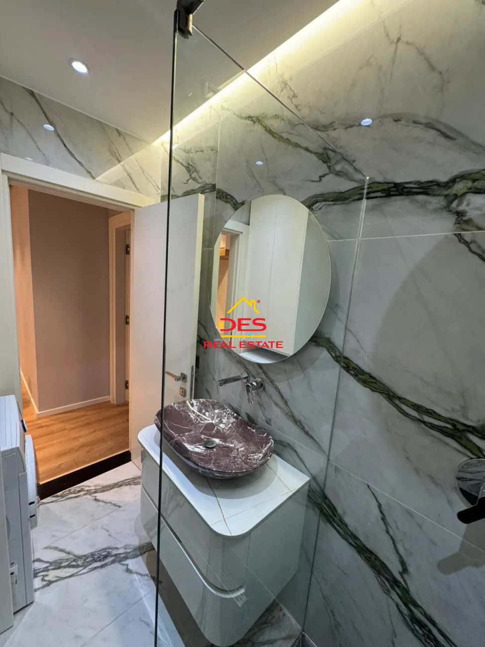 JEPET ME QIRA APARTAMENT LUKSOZ 1+1 TE “RRUGA E ÇIPAJVE”, VLORË. 📍 Pranë Jumbo