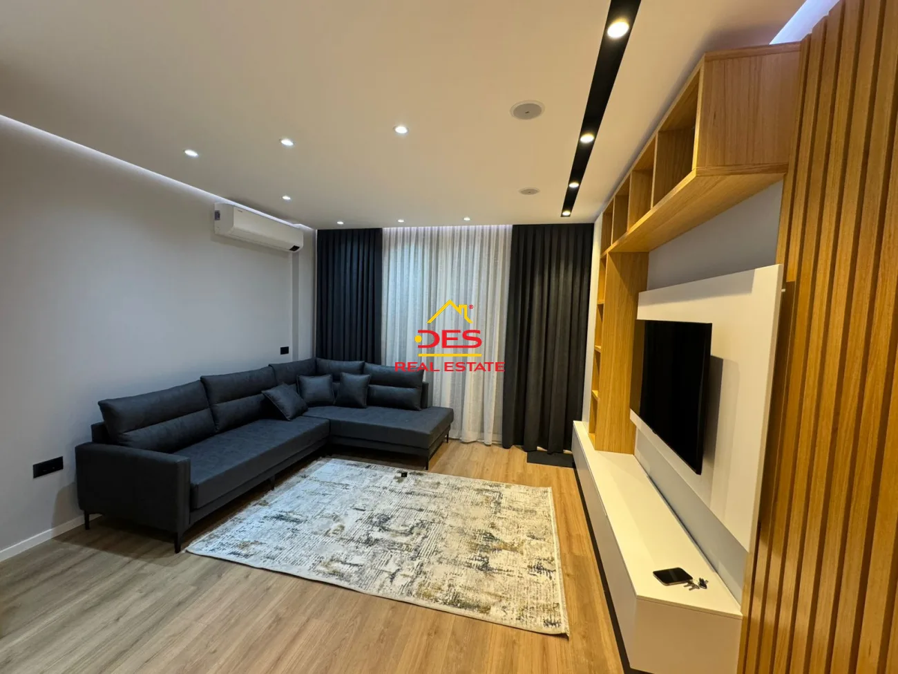 JEPET ME QIRA APARTAMENT LUKSOZ 1+1 TE “RRUGA E ÇIPAJVE”, VLORË. 📍 Pranë Jumbo