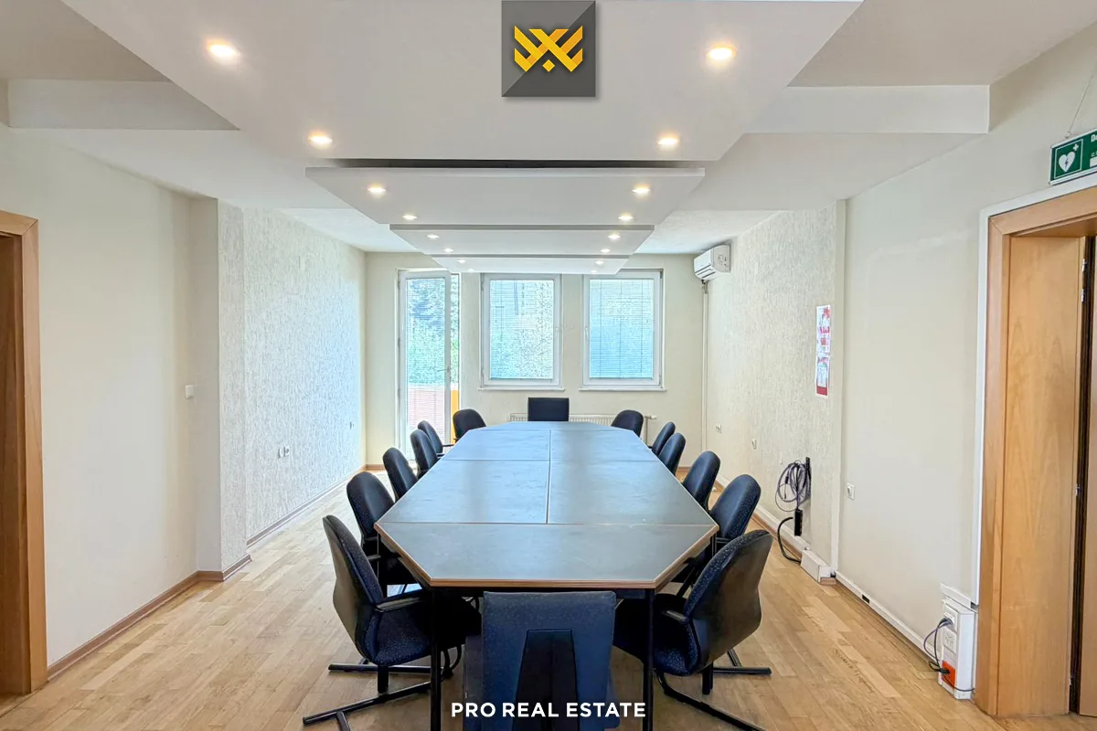 Objekt 1350m² me #QIRA te Parku i Qytetit
