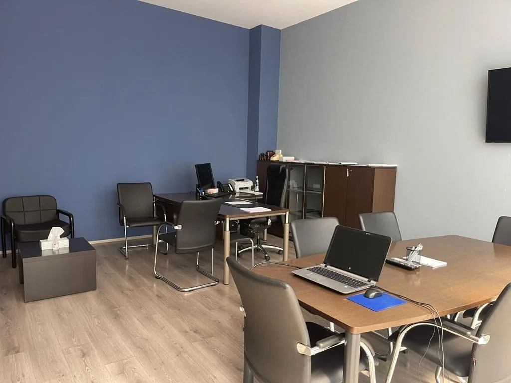 Zyre Me Qera ne Bllok (ID BZ2616) Tirane.