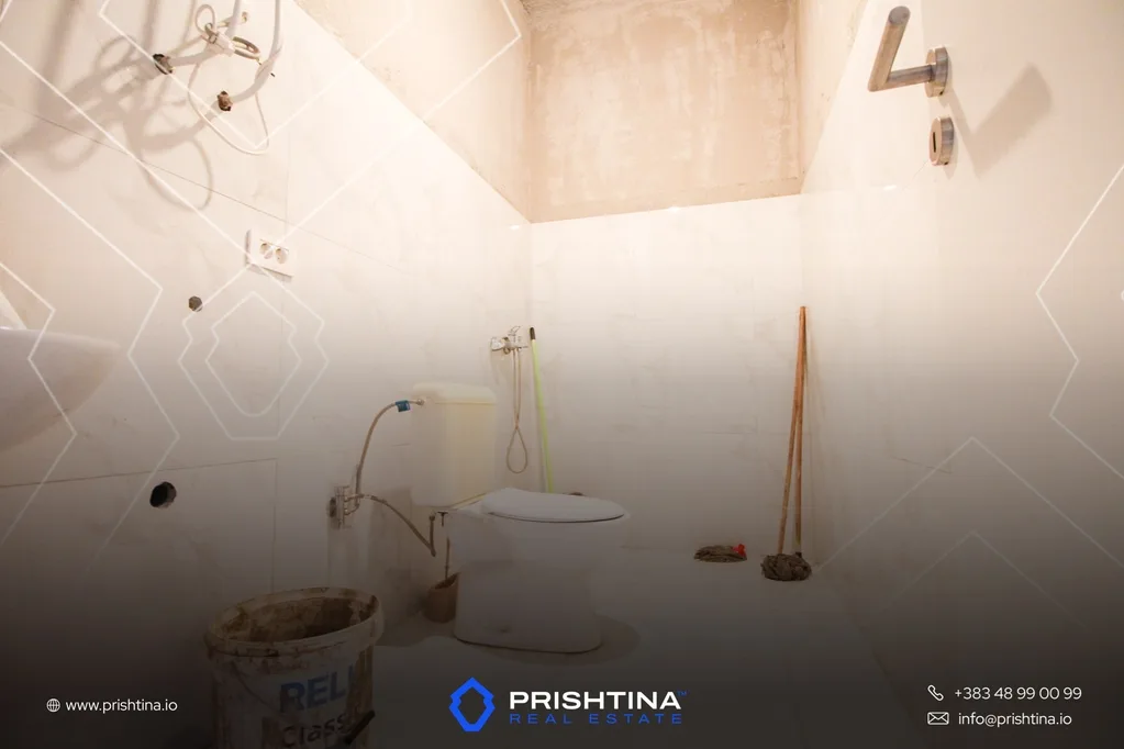 Depo me qira 230m² në Fushë Kosovë