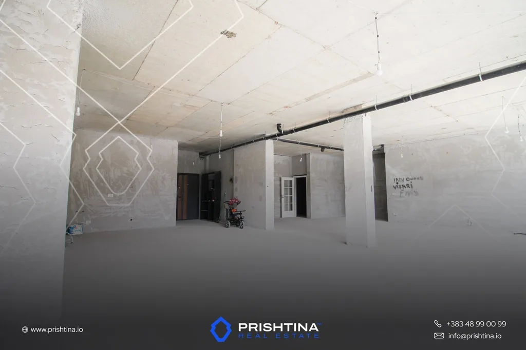 Depo me qira 230m² në Fushë Kosovë