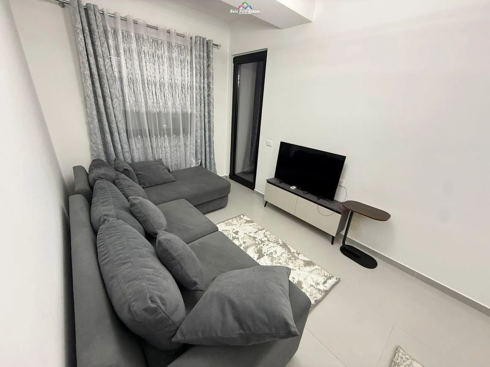 Apartament Me Qera 1+1 Tek Farmacia 10 (ID B2101474) Tirane