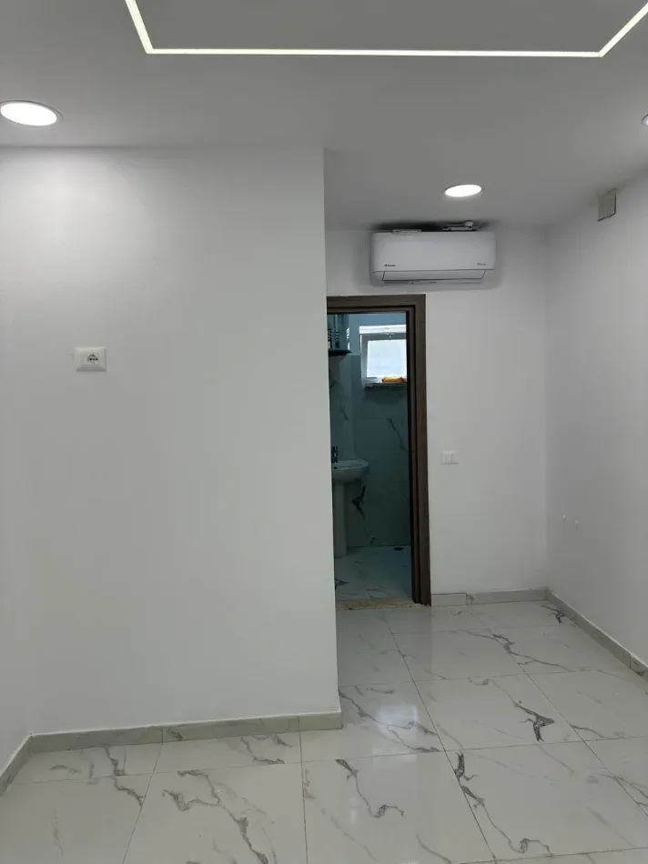 Dyqan me qera prane Rruges se Elbasanit (ID BD21914) Tirane