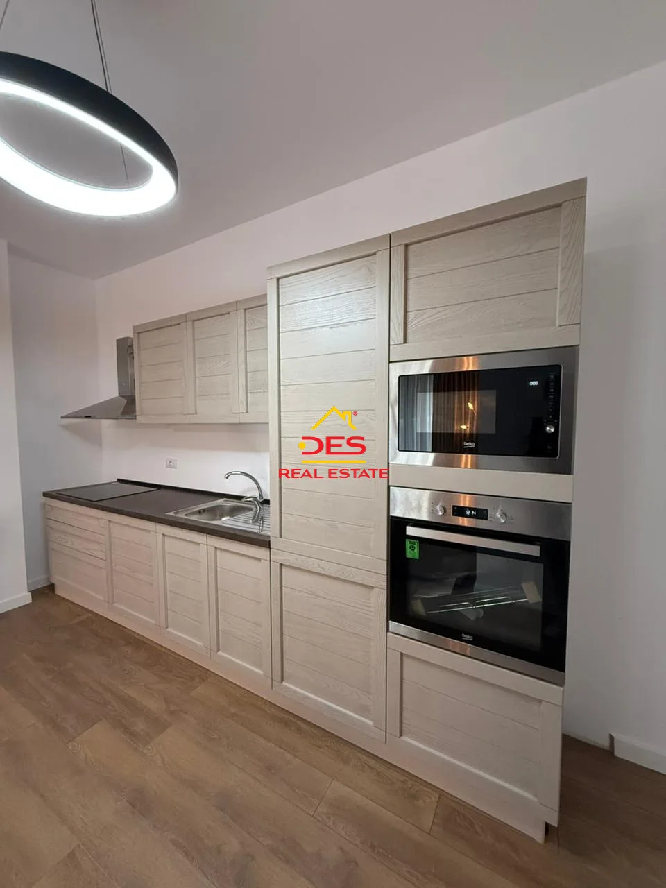 Jepet apartament 1+1 me qira në lungomare, vlorë.