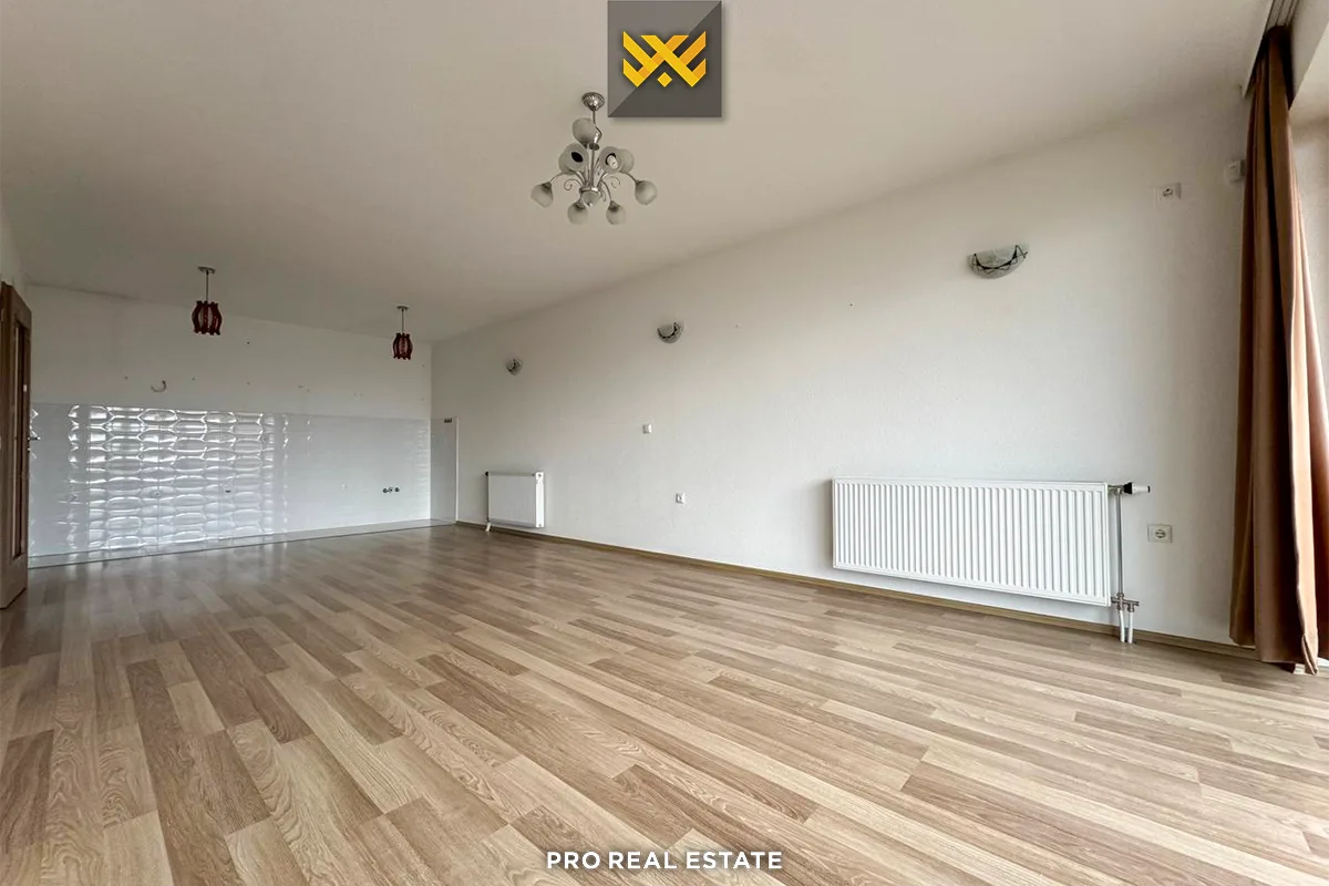 Shtëpi 256m² për #SHITJE në Lagjen Qëndresa