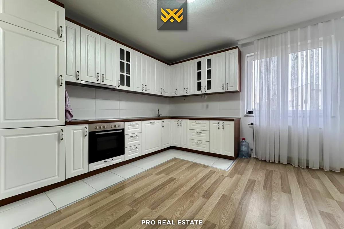 Shtëpi 256m² për #SHITJE në Lagjen Qëndresa