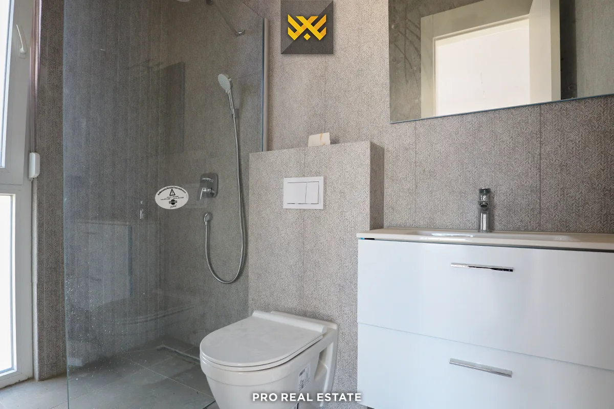 Terracier 116.80m² + 51.10m² me #QIRA në Lagjen Marigona Hill