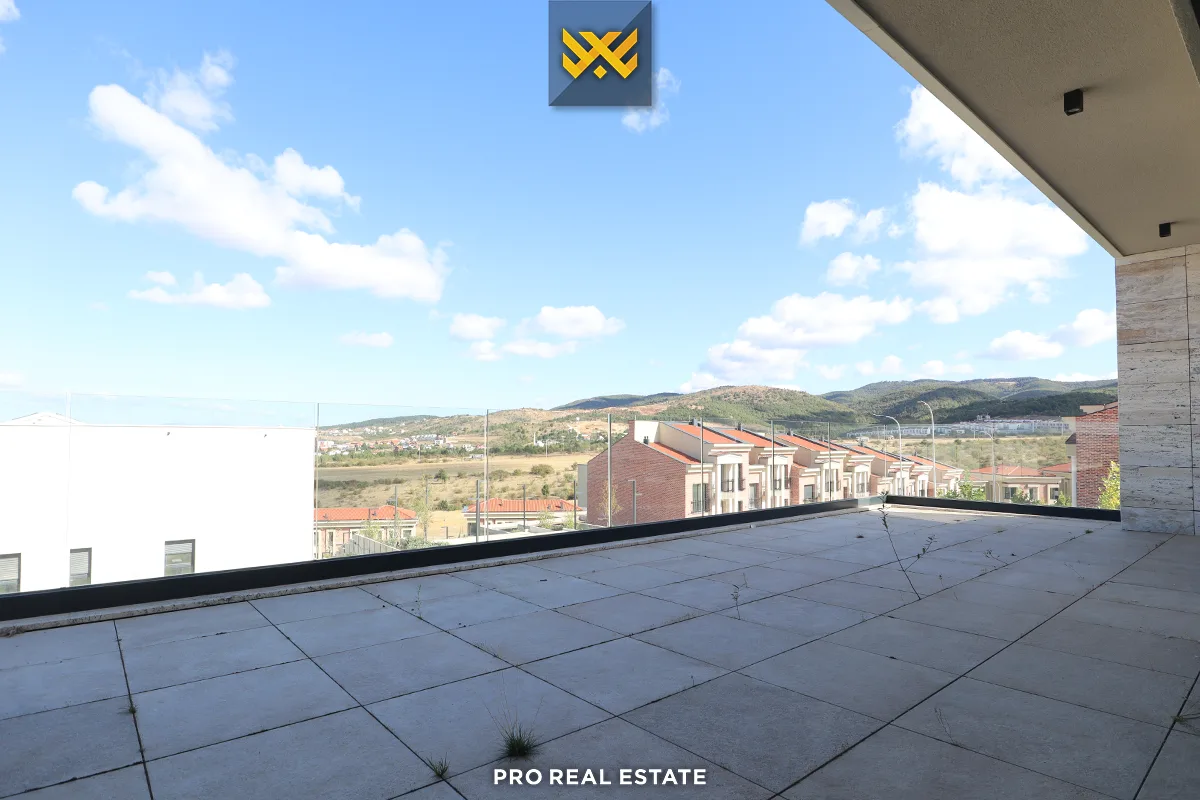 Terracier 116.80m² + 51.10m² me #QIRA në Lagjen Marigona Hill