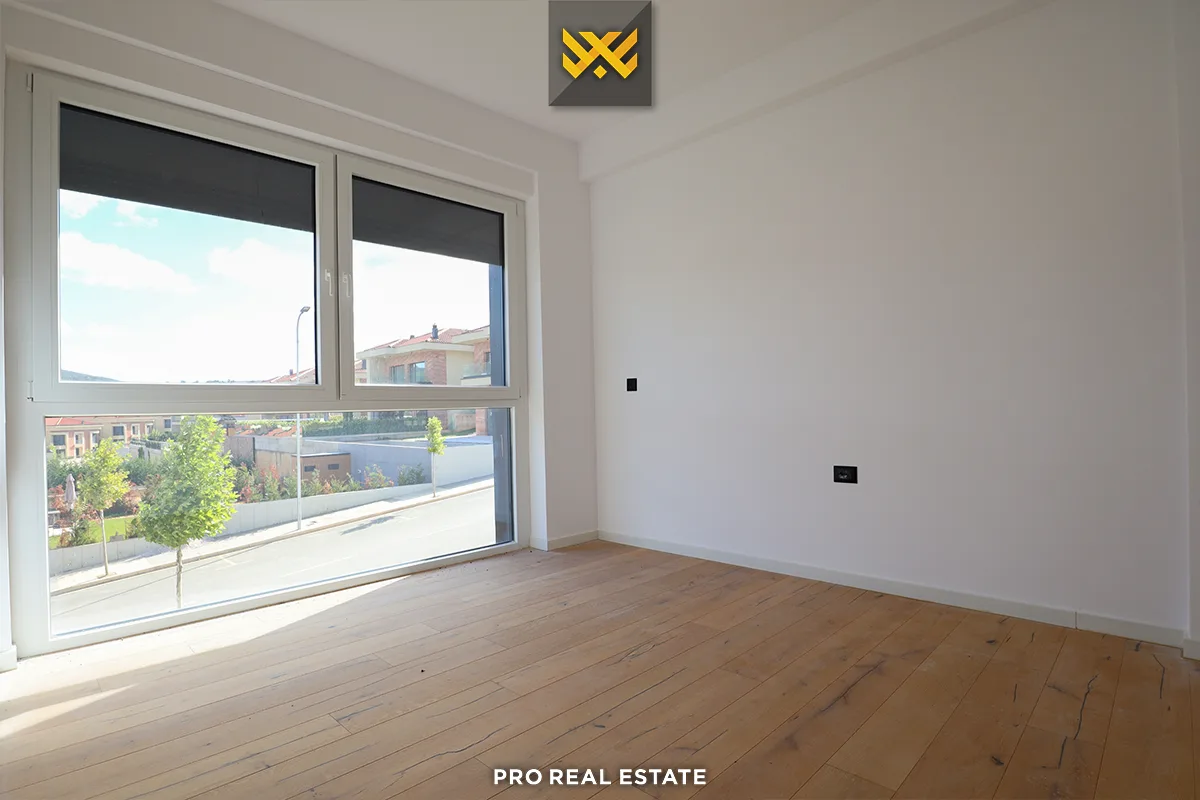 Terracier 116.80m² + 51.10m² me #QIRA në Lagjen Marigona Hill
