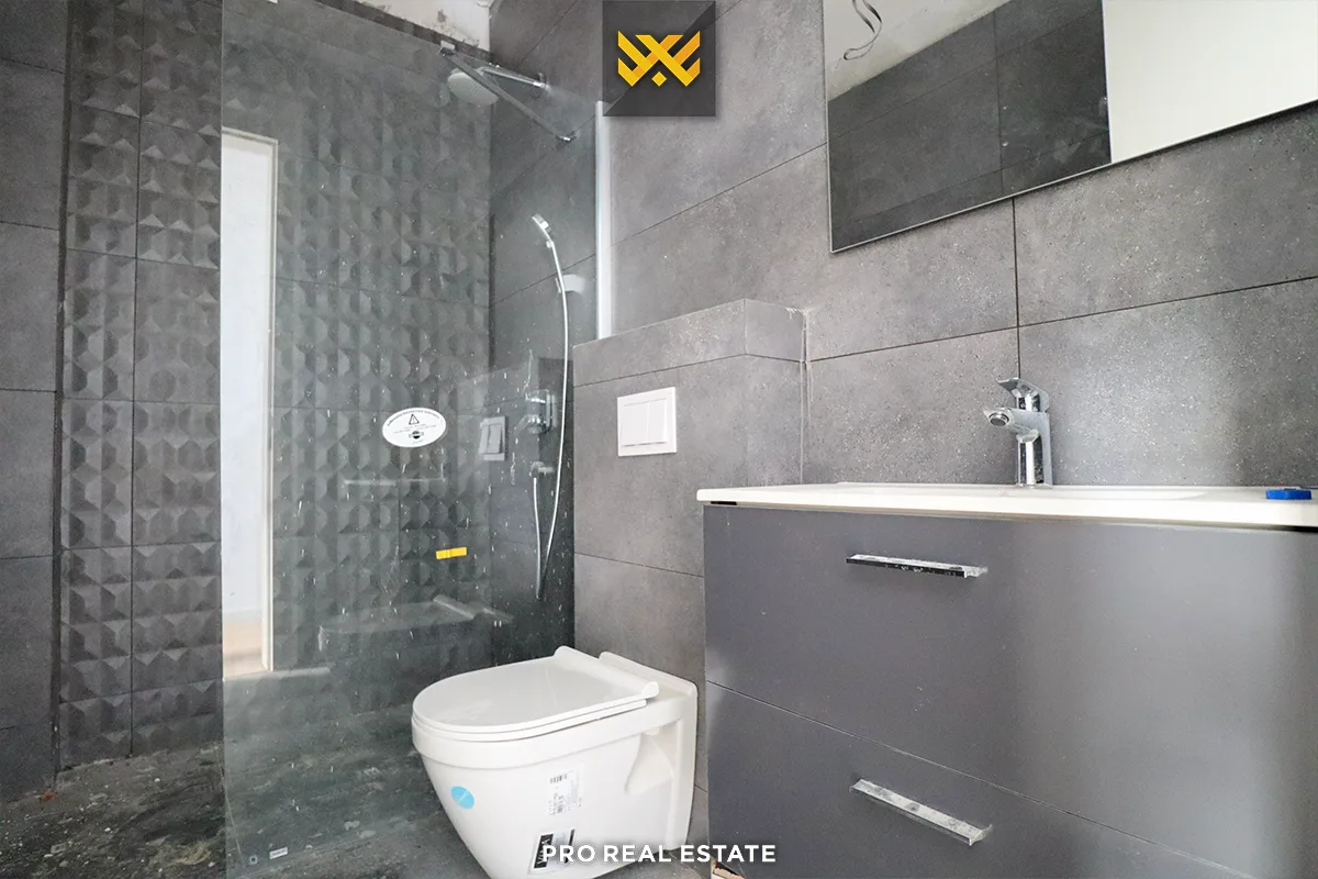 Terracier 116.80m² + 51.10m² me #QIRA në Lagjen Marigona Hill