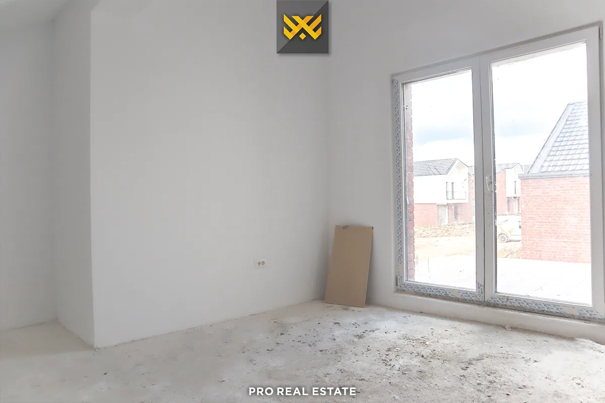 Dy shtëpi 260m² për #SHITJE në Dragodan.