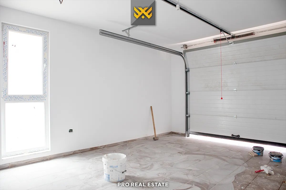 Dy shtëpi 260m² për #SHITJE në Dragodan.