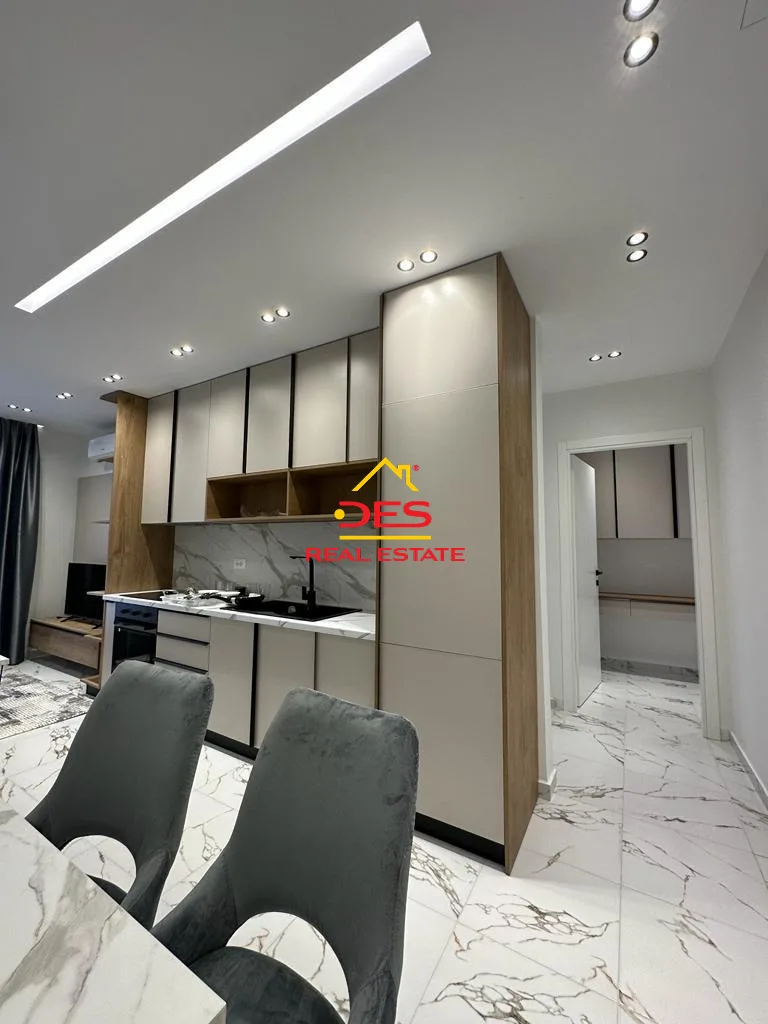 Apartament 2+1 me qera në bulevard-skelë