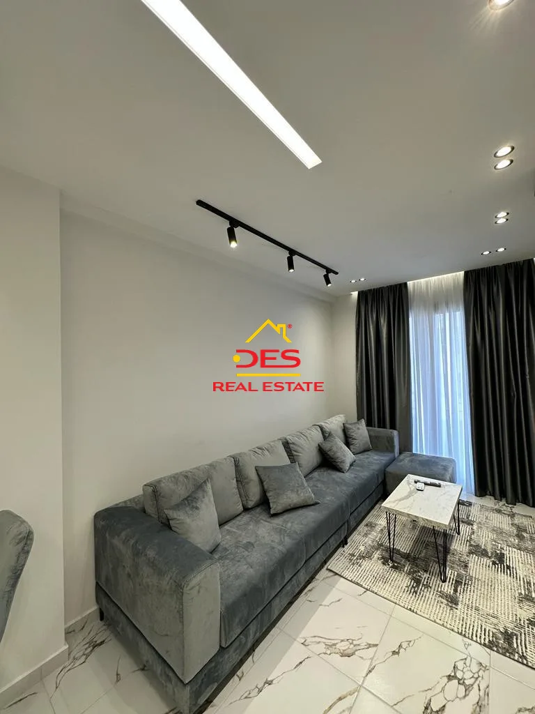 Apartament 2+1 me qera në bulevard-skelë
