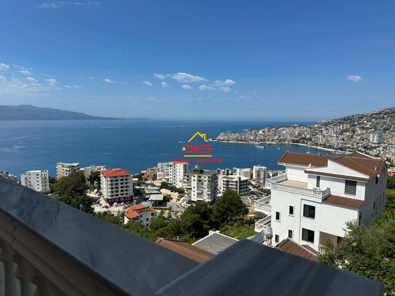 Shitet apartament 2+1 ne sarandë