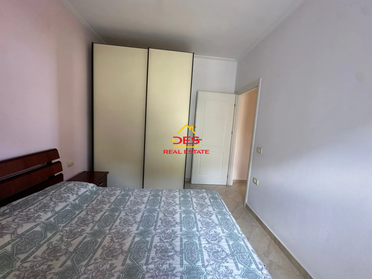 Shitet apartament 2+1 ne sarandë