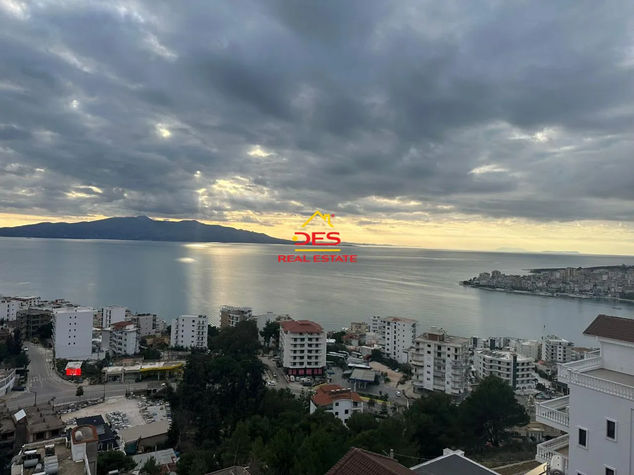 Shitet apartament 2+1 ne sarandë