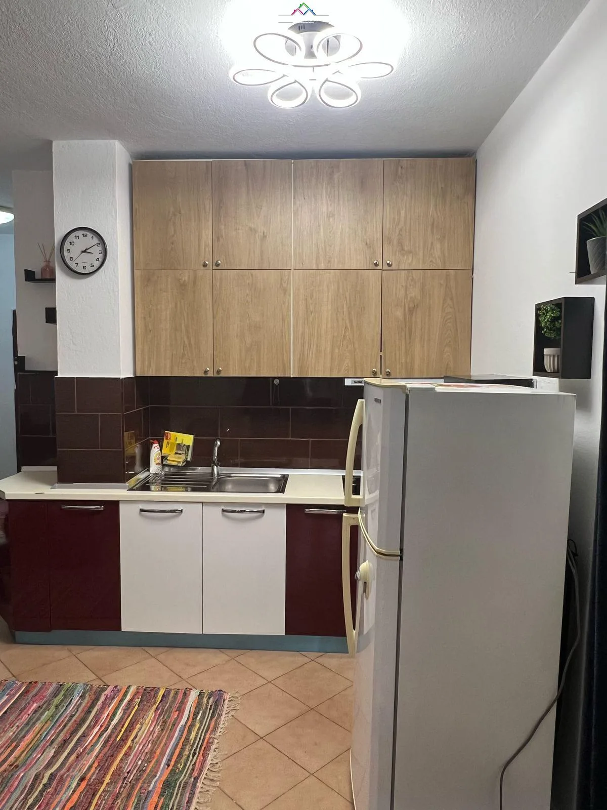 Apartament Me Qera 1+1 Tek Rruga 5 Maji (ID B2101043) Tirane