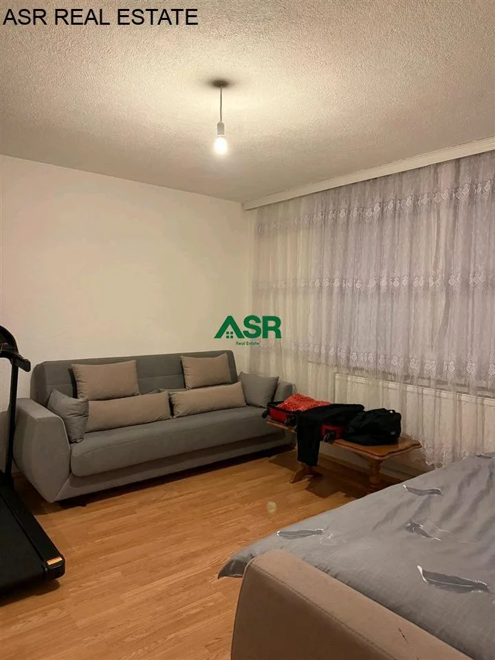 #ID:4014 Shtepi 200m2 me #qira në lagjen Emshir
