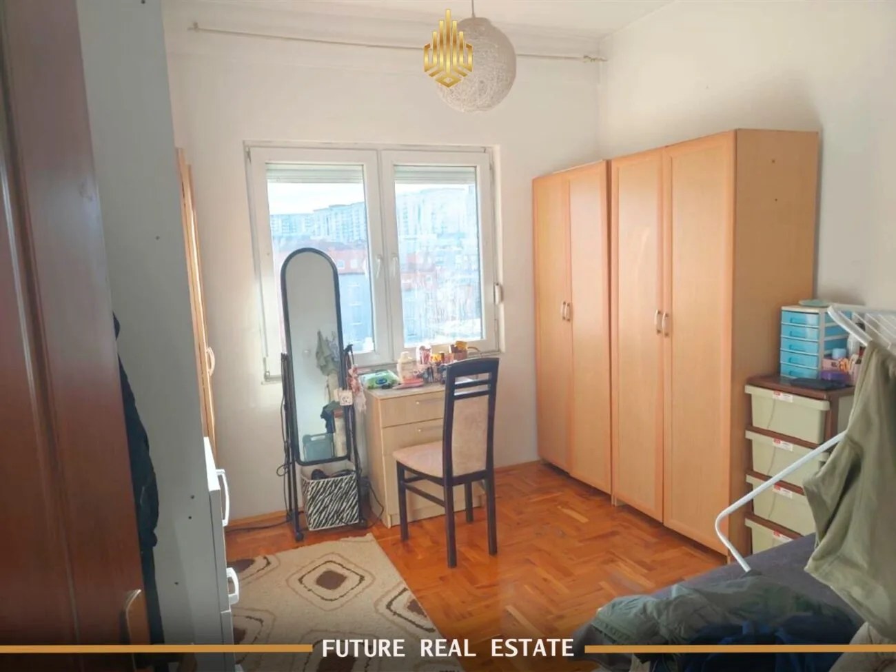 Banesë me SHITJE – 2 dhoma gjumi – Prishtinë – Emshir