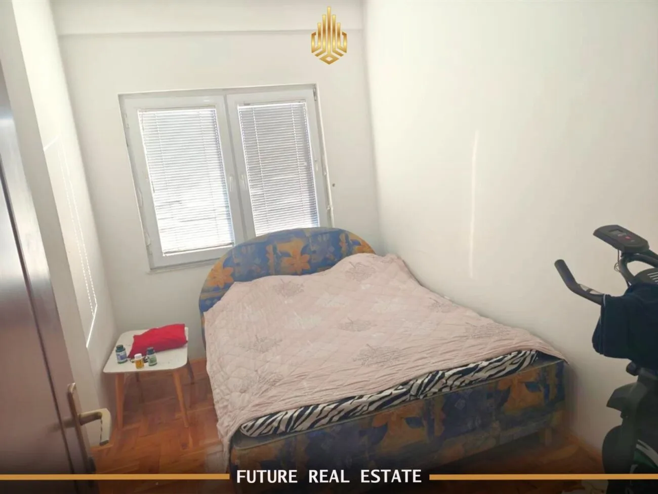 Banesë me SHITJE – 2 dhoma gjumi – Prishtinë – Emshir