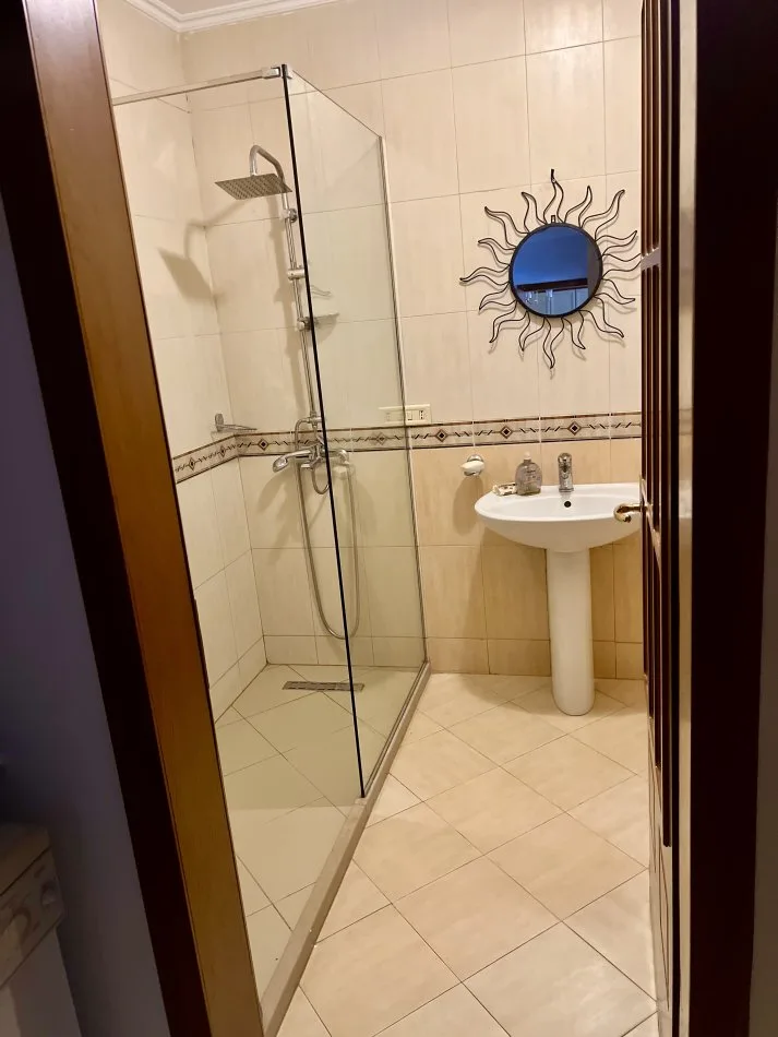Apartament Me Qera 2+1 Ne Qender (ID B220918) Tirane.
