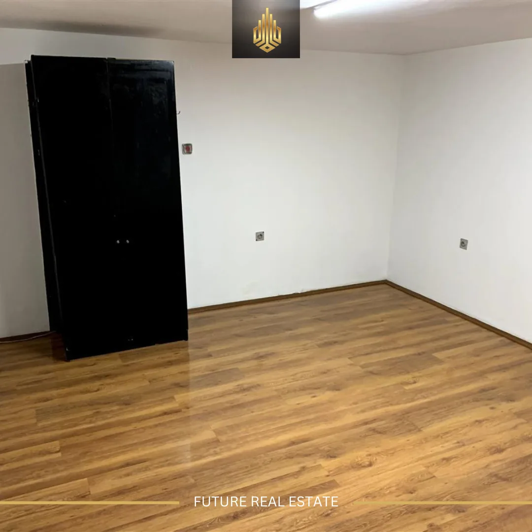 Lokal me QERA/65m²