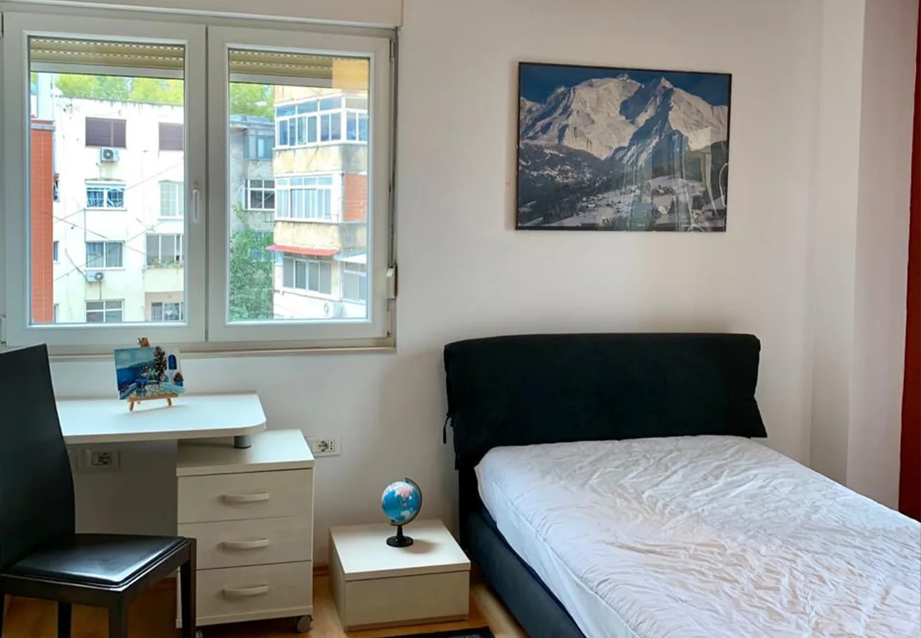 Jepet me qira super apartament 2+1+2 tek gjykata e lartë , tiranë