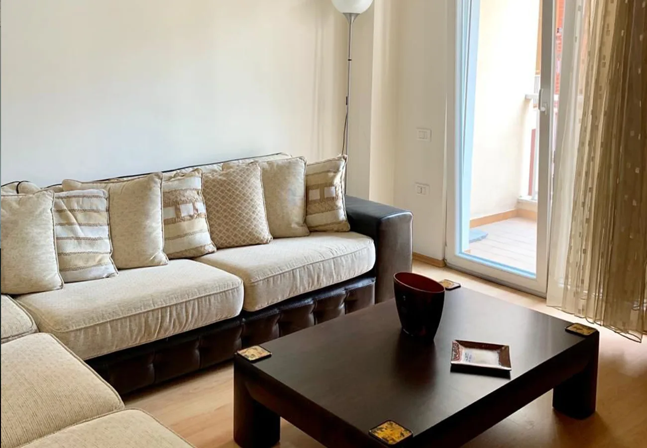 Jepet me qira super apartament 2+1+2 tek gjykata e lartë , tiranë