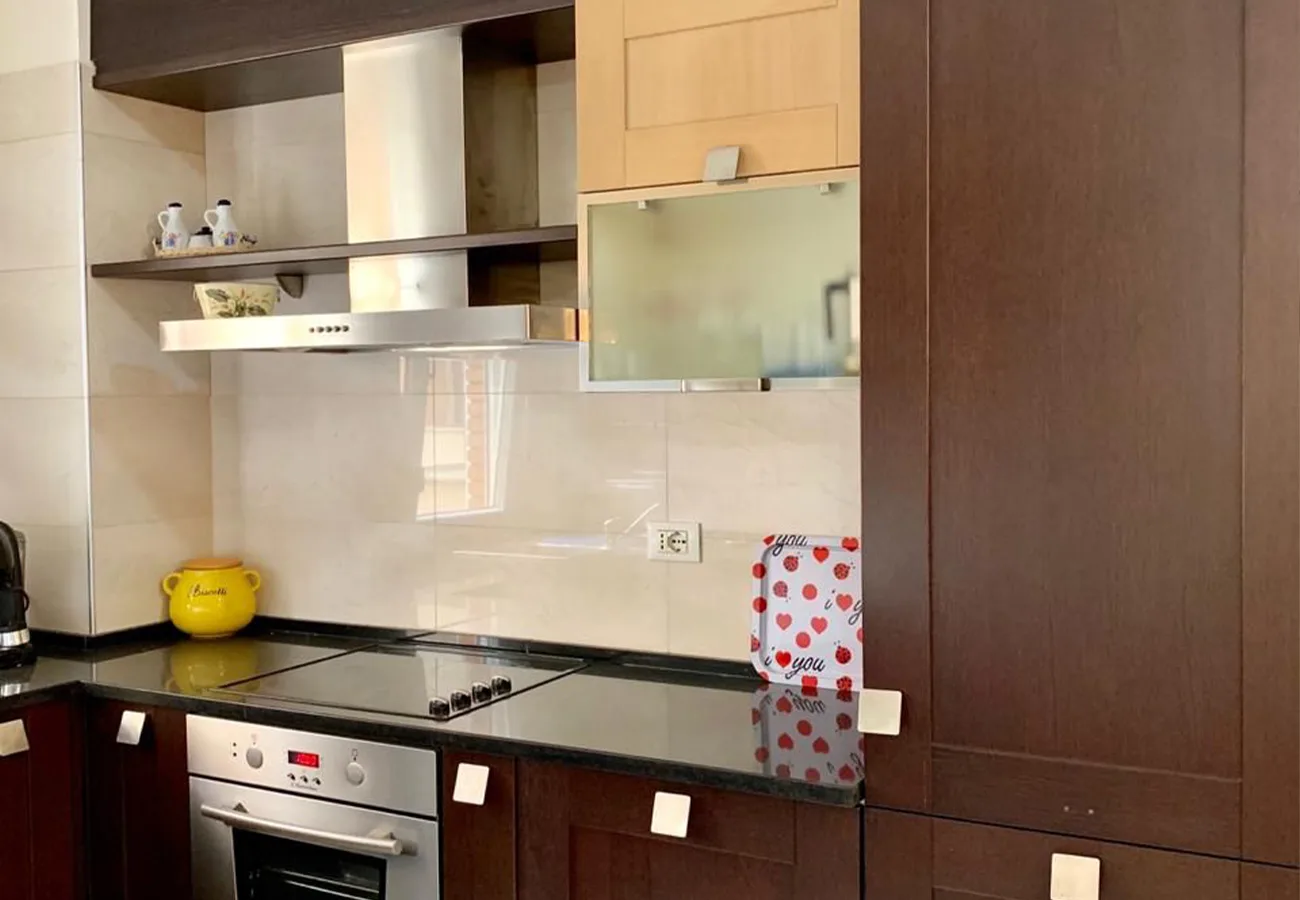 Jepet me qira super apartament 2+1+2 tek gjykata e lartë , tiranë