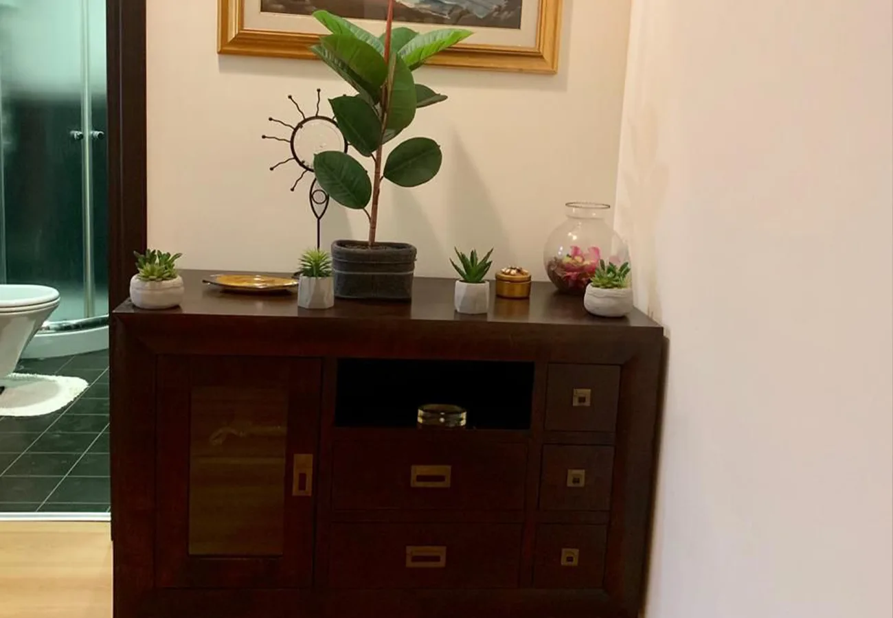 Jepet me qira super apartament 2+1+2 tek gjykata e lartë , tiranë