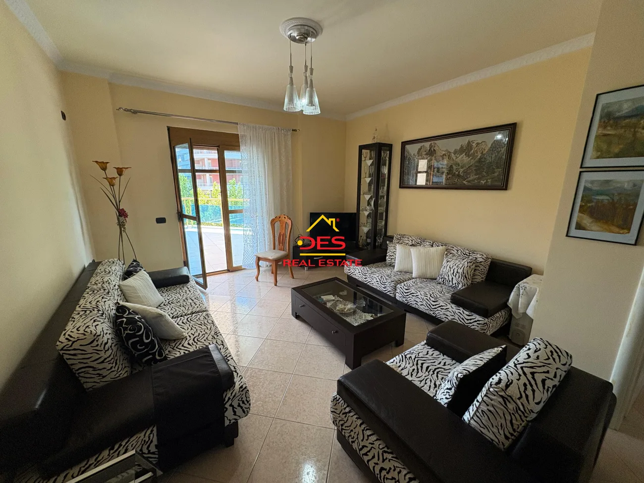 Jepet me qira apartament 2+1+2 pranë portit ,vlorë