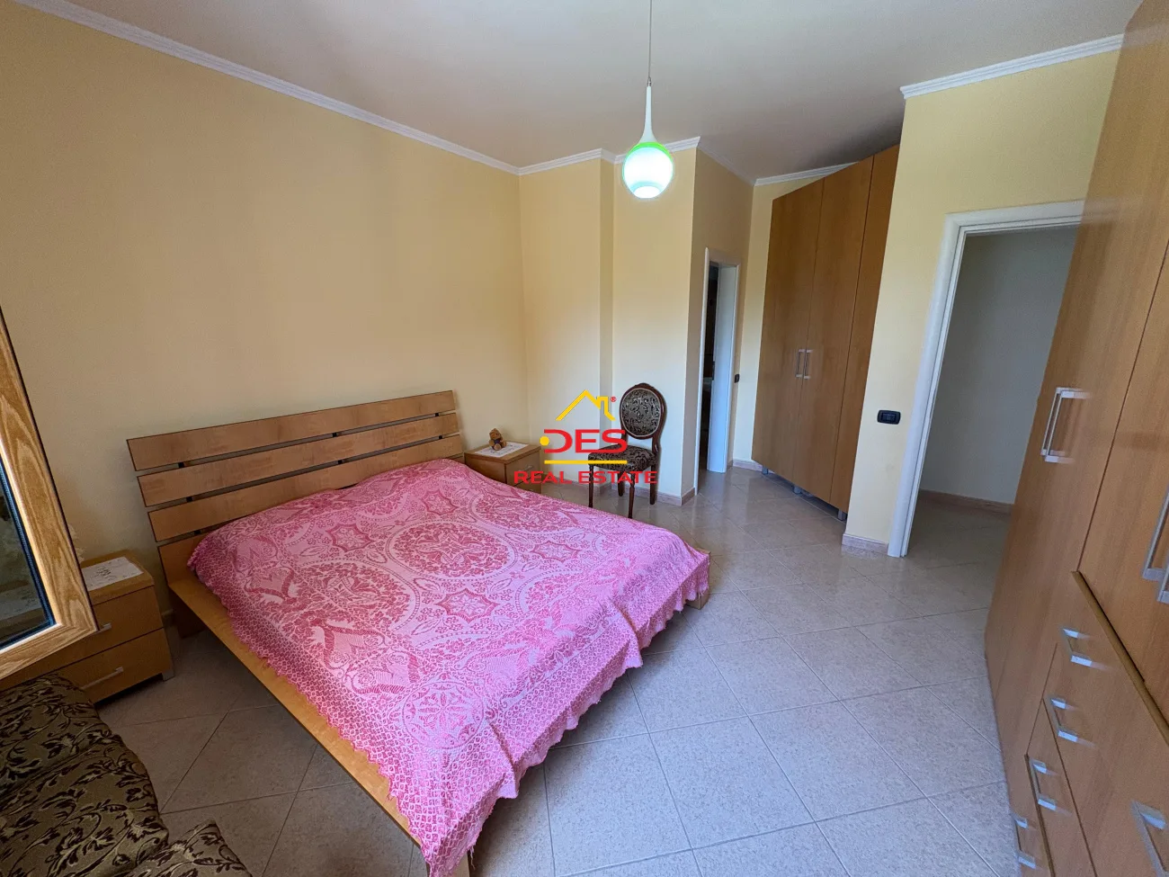 Jepet me qira apartament 2+1+2 pranë portit ,vlorë