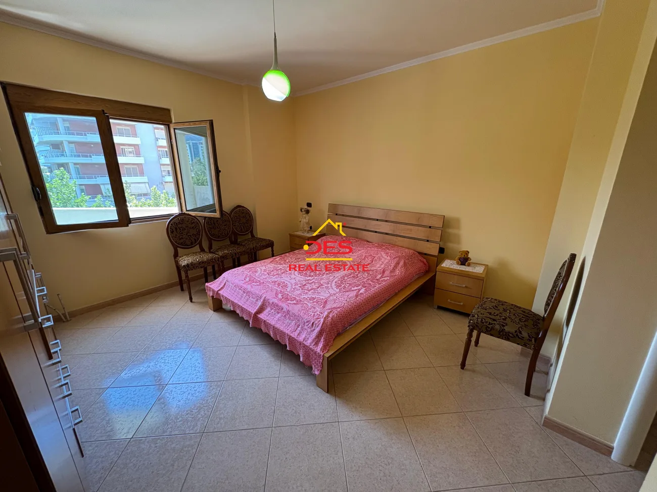 Jepet me qira apartament 2+1+2 pranë portit ,vlorë