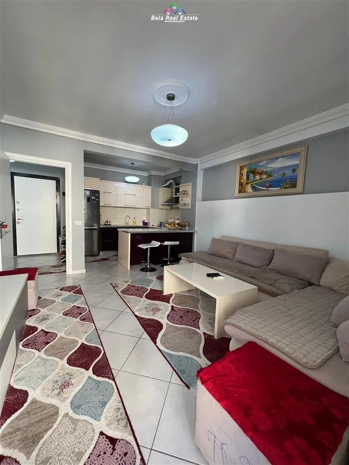 Apartament Ne Shitje 1+1 Tek Komuna e Parisit  (ID B120346) Tirane