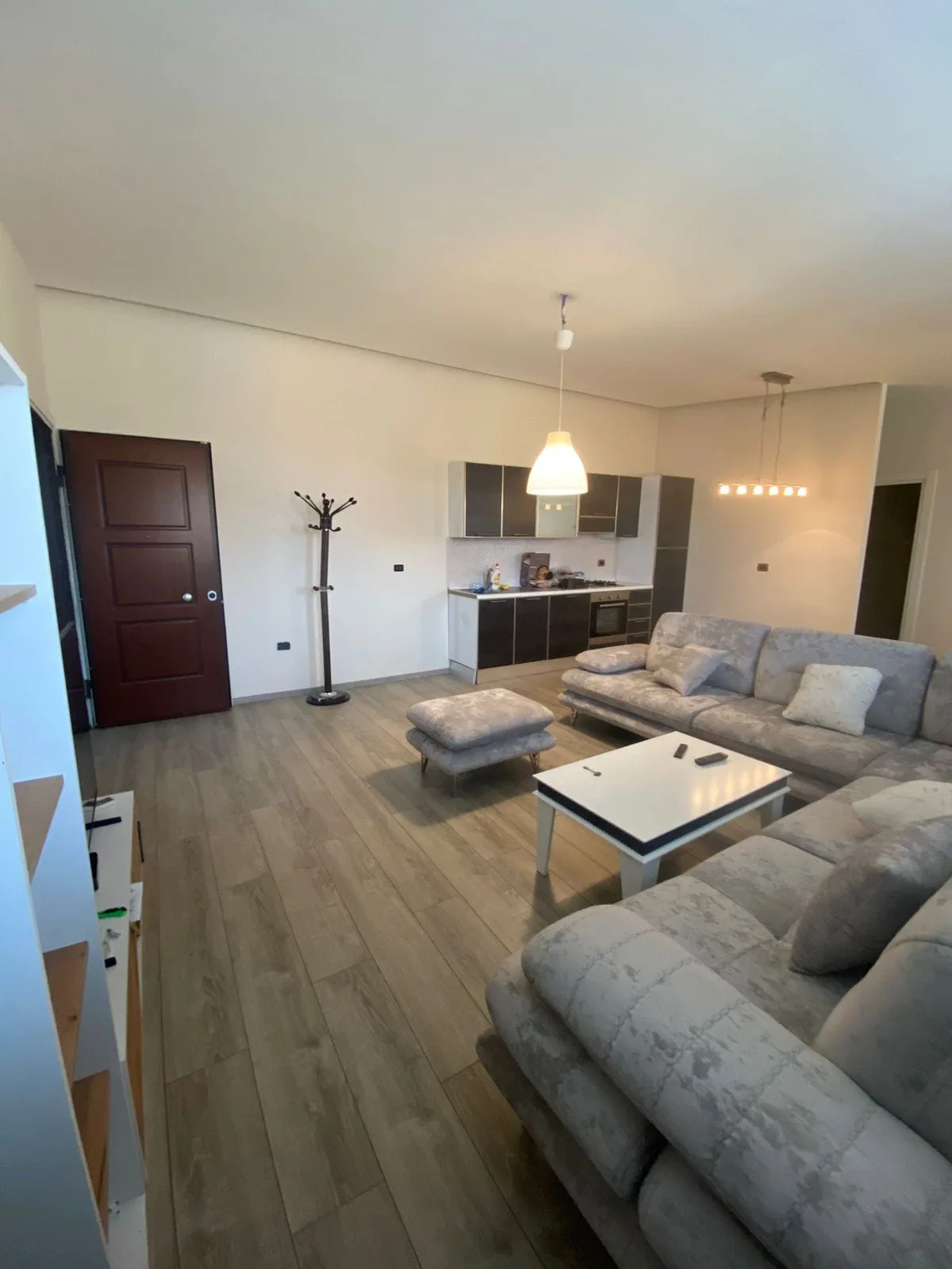 Apartament me Qera 1+1 tek Ish Fusha E Aviacionit (ID B2101153) Tirane